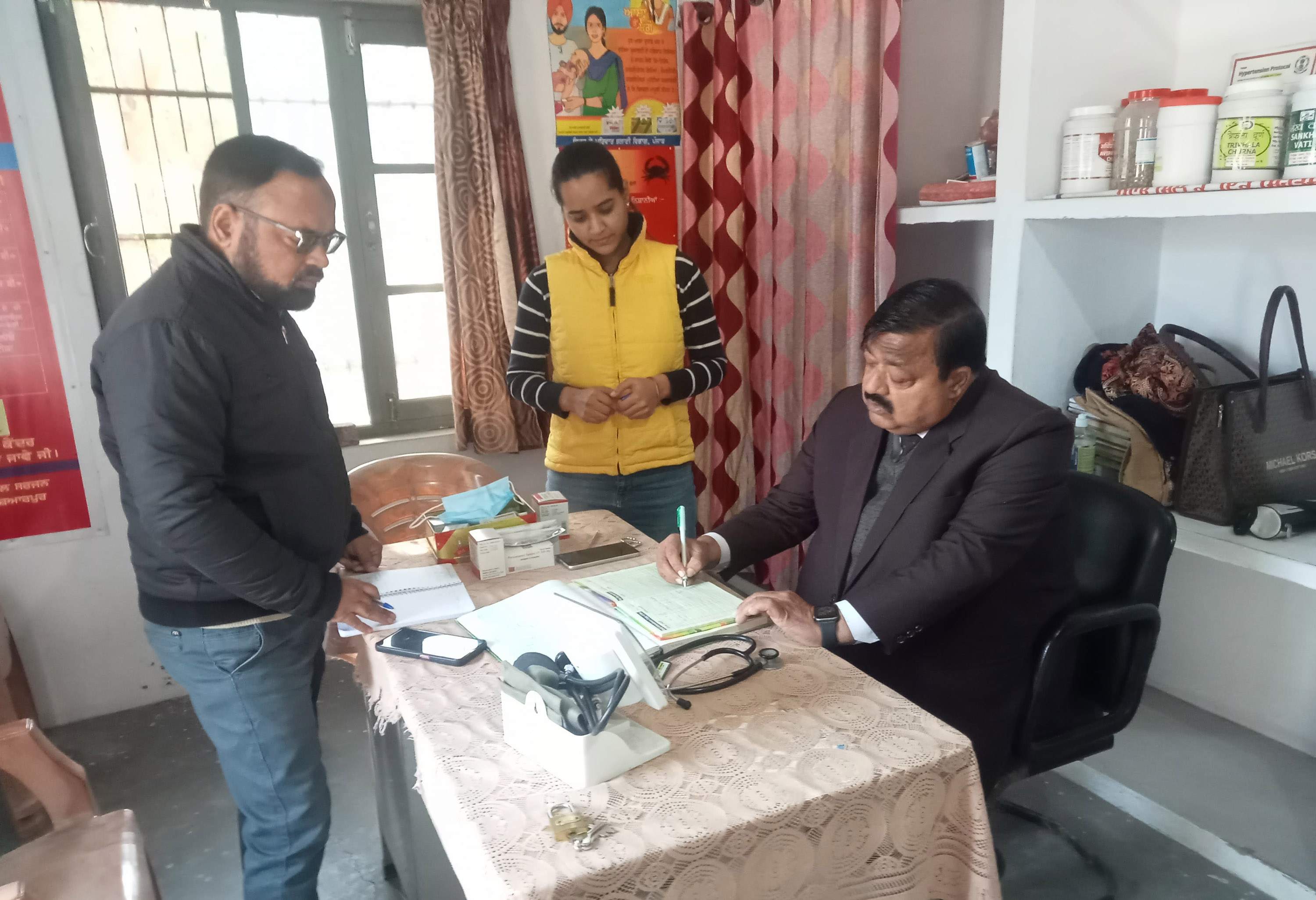 Civil Surgeon Dr. Pawan Kumar Shagotra visited various Aam Aadmi clinics